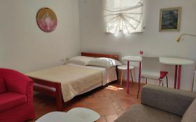 Apartma Oljka Pomjan