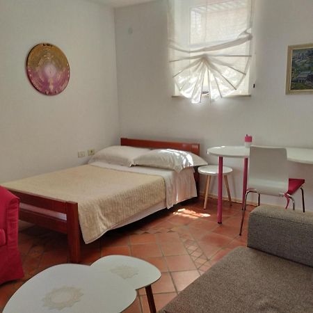 Apartma Oljka Pomjan Šmarje Zewnętrze zdjęcie